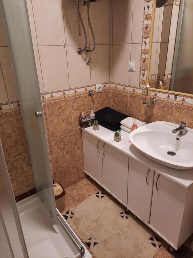 Apartman Rada 2 비옐리나 외부 사진