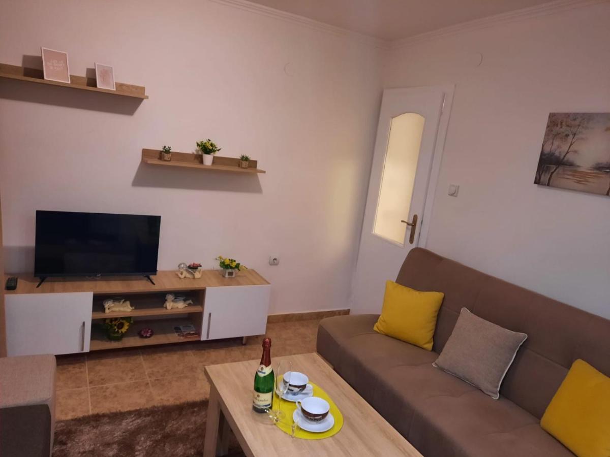 Apartman Rada 2 비옐리나 외부 사진